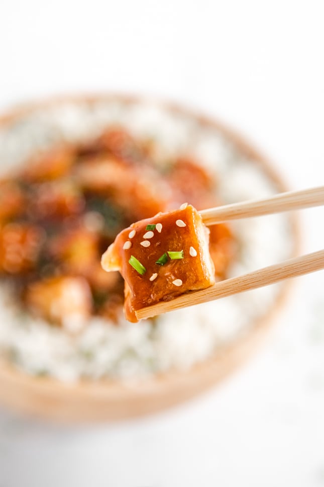 一张照烧豆腐的特写照片