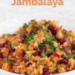 素食jambalaya菜的照片，纯素食jambalaya