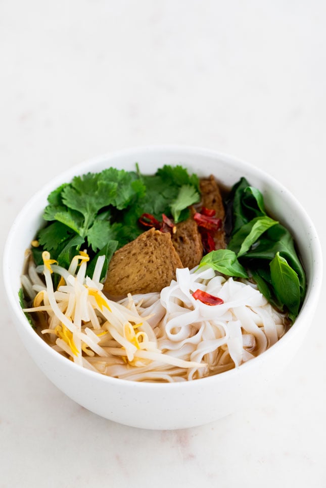 一碗素食粉的照片