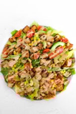 一碗豆腐沙拉的照片